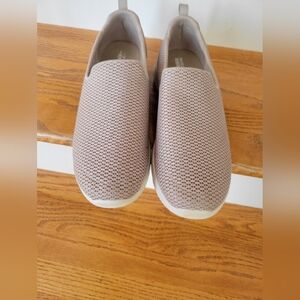 Sketchers GOGA MAX Taupe Slip-on Shoes AirCooled Women's SZ 10 #15600